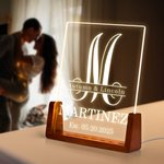 Henkilökohtainen Alkuperäinen akryyli LED-yövalo puupohjalla ja nimellä Lahja Home Decor Hääpäivä Newlywed Pariskunta