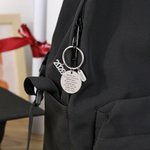 Henkilökohtainen Takanasi Kaikki muistot Avaimenperä nimi ja vuosi Charm Valmistuminen Takaisin kouluun Onnittelulahja valmistuneille