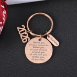 Henkilökohtainen Takanasi Kaikki muistot Avaimenperä nimi ja vuosi Charm Valmistuminen Takaisin kouluun Onnittelulahja valmistuneille