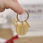 Henkilökohtainen Takanasi Kaikki muistot Avaimenperä nimi ja vuosi Charm Valmistuminen Takaisin kouluun Onnittelulahja valmistuneille