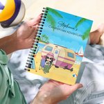 Personligt husbilstält tecknad karaktär Spiralanteckningsbok med namn och text Resa Födelsedagspresent för vän familj