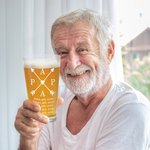 Personalisiertes 475 ml PAPA Bierglas mit 1-5 Namen und Jahr Haus Deko Vatertag Geburtstag Geschenk für Papa Opa Herren