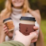 Gepersonaliseerde lederen koffiekop hoes met gegraveerde naam past 10 oz - 20 oz Cups Dagelijks gebruik Verjaardag Aanmoedigend geschenk voor koffieliefhebber werknemer