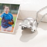 Personalisierte 3D Baseball Softball Helm Anhänger Halskette mit eingravierter Nummer zierlichen Schmuck Spiel Tag Geburtstagsgeschenk für Ballsport-Liebhaber
