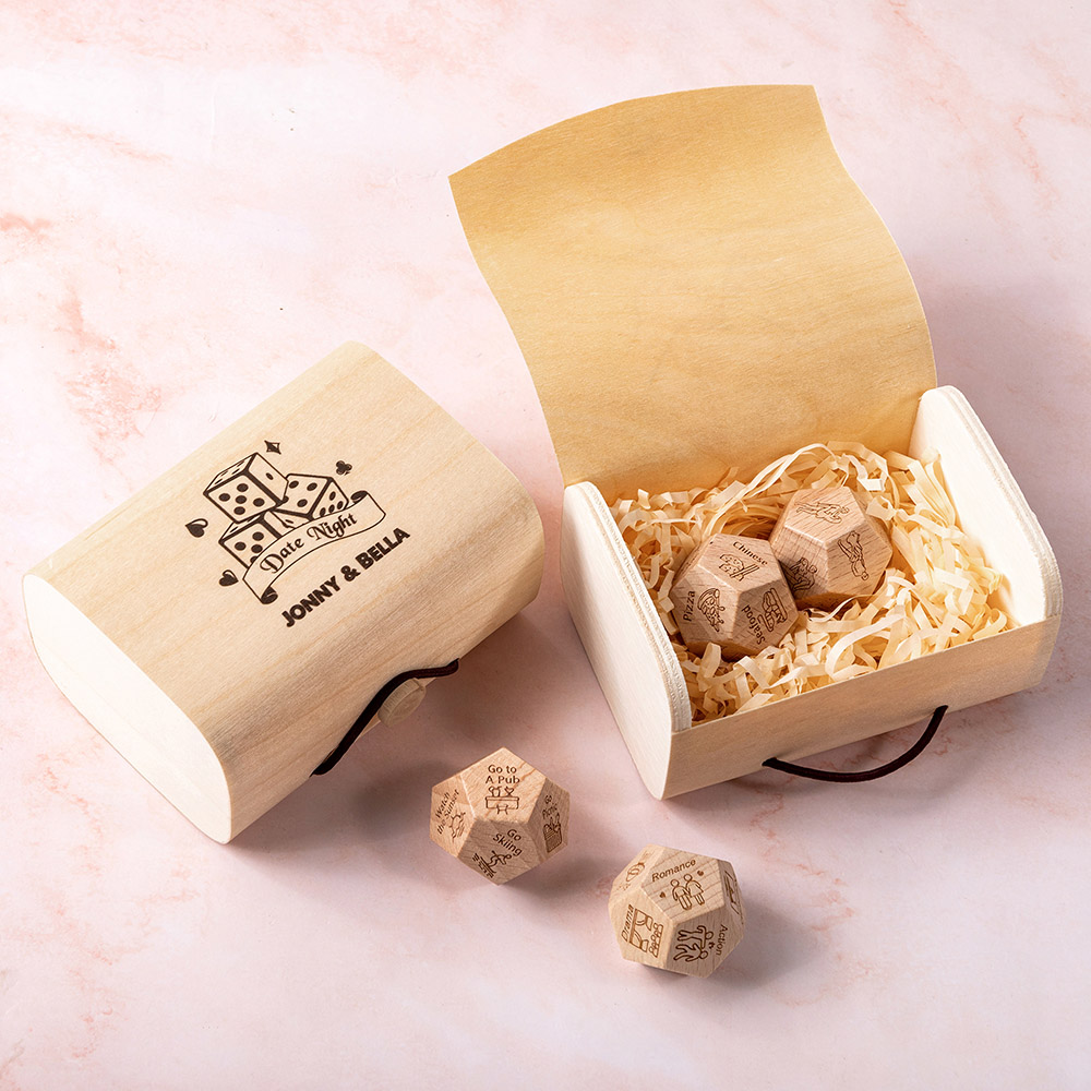 Dés et boîte en bois personnalisés avec nom Cadeau de mariage, d'anniversaire et de Saint-Valentin pour les couples