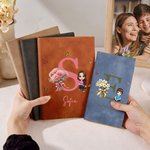 Taccuino A5/A6 in pelle PU personalizzato con personaggio fiore di nascita nome e iniziale kit scolastico regalo di compleanno per amici o famiglia