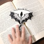 Personalisierte wasserdicht ungiftig Mondphase Drache temporäre Tattoos mit Namen oder Initialen Satz von 2 Geburtstag Geschenk für Fantasy-Liebhaber Buchliebhaber