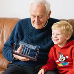 Personalized Grandpa's Team Baseball Bat LED Night Light with 1-7 Kid Names and Wooden Base Home Decor Father's Day Birthday Gift for Grandpa Coach