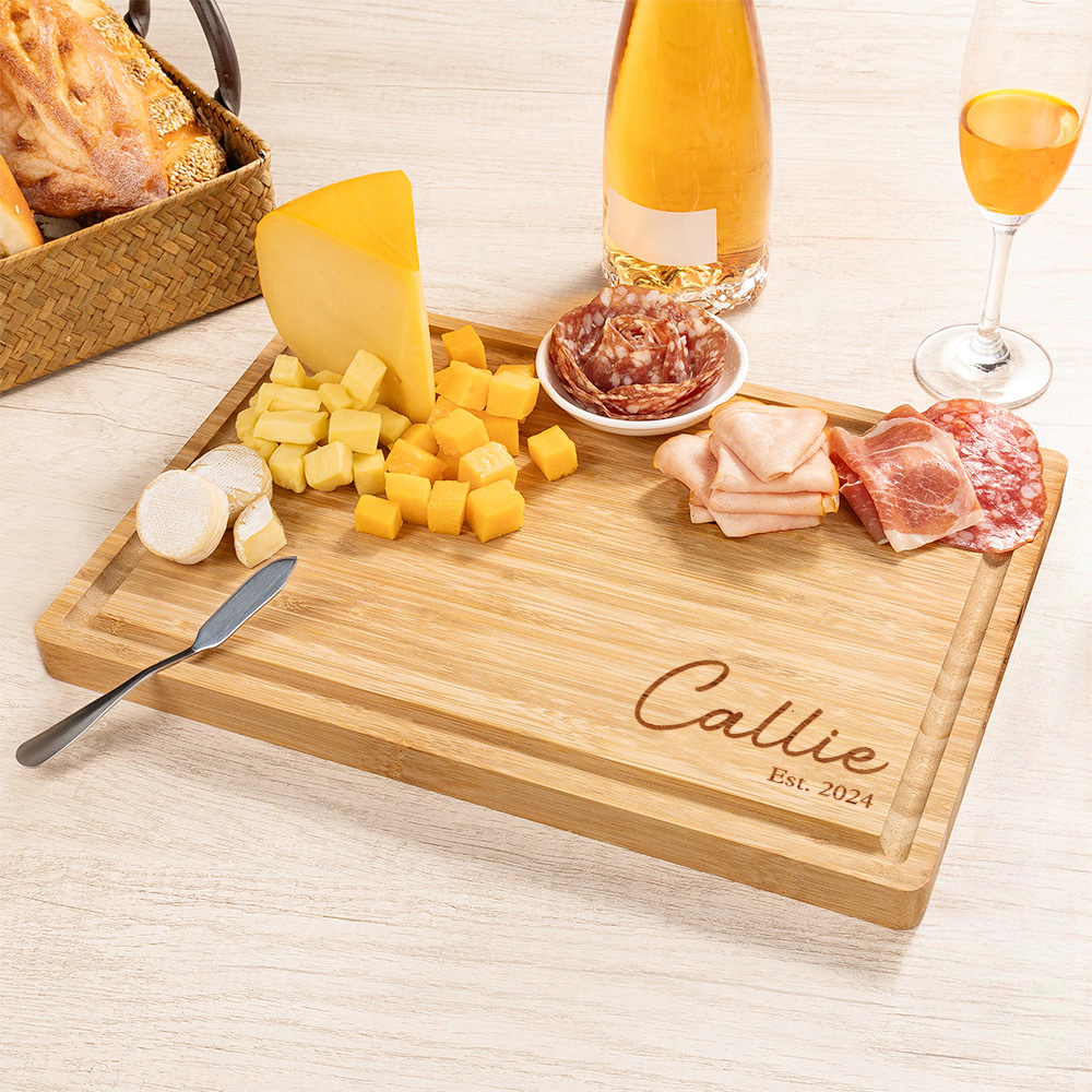Planche à découper pour charcuterie en bambou FSC avec rainure pour le jus de fruit Cadeau de mariage pour la pendaison de crémaillère pour la famille et les amis