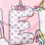 Personalisiertes Schnelltrocknendes Strandtuch mit Einhorn Regenbogen Schriftart Namen Sommerurlaub Essentials Geburtstagsgeschenk für Kinder