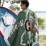 Personalisiertes Wohnmobil Cartoon Camping Charakter Strandtuch mit Namen Schnelltrocknend Sommer Reise Urlaub Geschenk für Camper Outdoor-Enthusiast