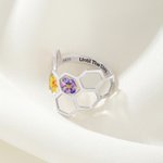 Personalisierte Honeycomb 1-12 Geburt Blume Ring mit eingraviertem Text zierlichen Schmuck Geburtstag Muttertag Braut Dusche Geschenk für Frauen