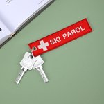 Porte-clés brodé personnalisé Snowboard Ski Trail Sign Bag Tag avec nom Team Cadeau d'anniversaire pour les membres de l'équipe Ski Enthusiasts