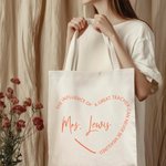 Personalized A Great Teacher Heart-Shaped Pattern Large Canvas Tote Bag with Text Appreciation Week Teacher's Day Gift for Women Teachers