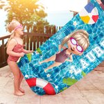 Toalla de playa de gran tamaño de secado rápido personalizada con el nombre de un personaje de dibujos animados en 3D para la piscina Regalo de cumpleaños de vacaciones de verano para niños y niñas