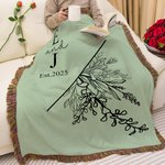 Personalisierte Linie Blumen Quaste weichen Wurf Flanell Decke mit Initialen und Datum Home Decor Hochzeitstag Valentinstag Geschenk für Paare
