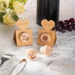 Bouchon de Vin en Bois Personnalisé avec Noms Textes Initiales Set d'Accessoires avec Carte de Support Cadeau Mariage Anniversaire pour Couple Ami