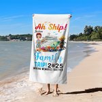 Personalizzato Cartoon Character Cruise Ship Coconut Tree Asciugatura rapida Asciugamano da spiaggia morbido e sovradimensionato con nome e anno Regalo per la festa in spiaggia per amici di famiglia