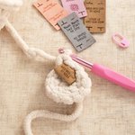 Etichette personalizzate morbide e lavabili per l'uncinetto senza cuciture in microsuede con testo Set di 12 accessori per la maglia Regalo di compleanno per gli amanti dell'uncinetto