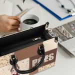 Personalizada Leopardo Imprimir Cartoon Médico Carácter PU Bolsa de cuero con el nombre de la enfermera de la semana de cumpleaños de regalo para el asistente médico de la enfermera médico