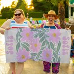 Toalla de playa personalizada de secado rápido con flores multicolor y nombre regalo para mujeres vacaciones de verano y fiesta en la piscina