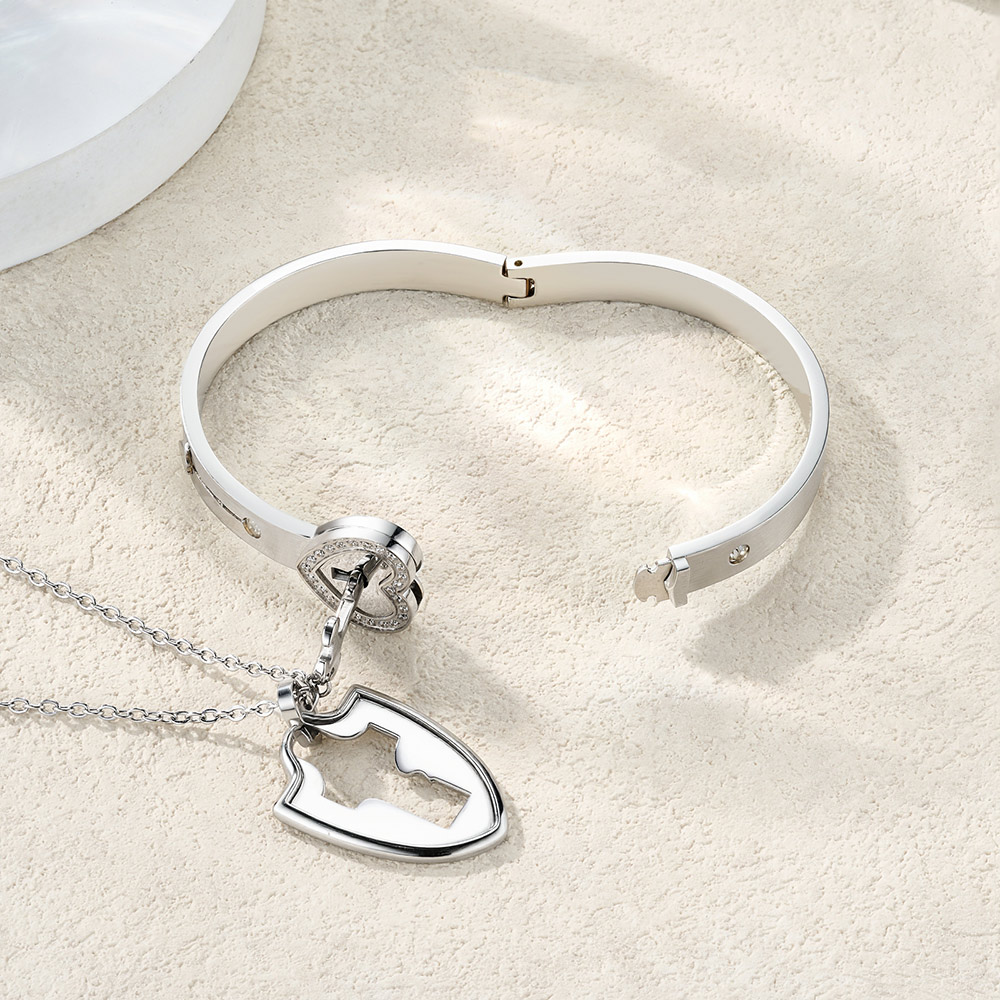 Collier de clés et de pierres de naissance avec texte gravé Cadeau de baptême, d'anniversaire et de naissance pour les femmes croyantes