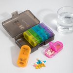 Henkilökohtainen Syntymä Kukka Sarjakuvahahmot Kannettava viikoittainen pilleriorganisaattori laatikko nimellä Päivittäinen matka varastointi Lääkitys Lahja perheelle Ystävät