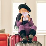 Portapassaporto personalizzato in pelle PU del piccolo orso pilota con nome Regalo di compleanno, vacanze estive e vacanze per gli amanti dei viaggi.