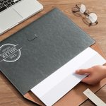 Henkilökohtainen Initial Name Vedenpitävä PU-nahka File Folder solki sulkeminen Office School Accessory Syntymäpäivä lahja työntekijöille opiskelijoille