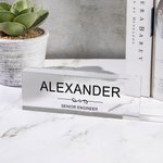 Henkilökohtainen selkeä akryyli nimikyltti merkki tekstillä Toimistotarvikkeet Desk Decor Syntymäpäivälahja Leader Kollega