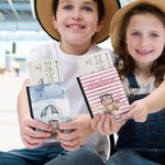 Portapassaporto personalizzato in pelle PU del piccolo orso pilota con nome Regalo di compleanno, vacanze estive e vacanze per gli amanti dei viaggi.