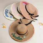 Personalisierte geflochtene Blume Floppy Beach Hat mit Namen Sommer Accessoire Geburtstag Urlaub Flitterwochen Geschenk für Frauen