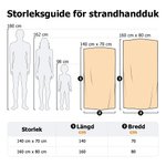 Personlig snabbtorkande strandhandduk med blommigt mönster och namn perfekt present för kvinnor och simälskare på semestern