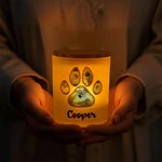 Henkilökohtainen lemmikkieläinten jalanjäljet Photo LED-kynttiläpurkki, jossa on nimi Memorial Condolence Sympathy Pet Loss Lahja lemmikkieläinten omistajille