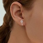 Personalisierte Tennisschläger Ball Ohrstecker mit eingravierten ersten winzigen Schmuck Team Game Day Geschenk für Frauen