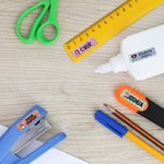 Autocollants Holographiques Personnalisés avec Motif Crayon Personnage de Dessin Animé et Nom Étiquette d’Identité Cadeau Rentrée pour Enfants Élèves