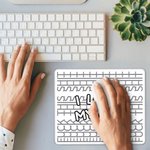 Tapis de souris multicolore antidérapant avec texte Fournitures de bureau Cadeau d'anniversaire amusant pour les amis, la famille et les collègues