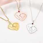 Collana personalizzata con ciondolo a forma di piede di bambino e pietra di nascita con testo inciso Annuncio di nascita Compleanno Regalo per la festa del bebè per la nuova mamma