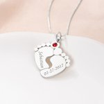 Collana personalizzata con ciondolo a forma di piede di bambino e pietra di nascita con testo inciso Annuncio di nascita Compleanno Regalo per la festa del bebè per la nuova mamma