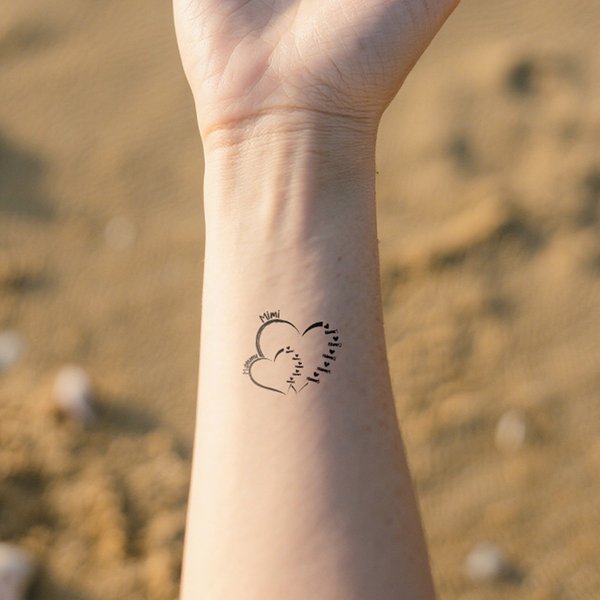 Spersonalizowany wodoodporny nietoksyczny tymczasowy tatuaż w kształcie serca z imionami Zestaw 15 tatuaży na Dzień Matki, Urodziny dla mamy i babci