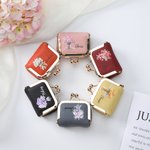 Gepersonaliseerde Geboorte Bloemen Boeket Vintage Mini PU lederen sieraden doos met naam en Kiss Lock Travel Essential verjaardag bruidsmeisje geschenk voor vrouwen