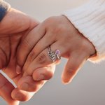 Anillo personalizado de plata de ley con alas de ángel y piedra de nacimiento de corazón con texto grabado Regalo para el Día de San Valentín Día de la Madre para mujer
