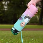 Personlig tecknad karaktär födelseblomma bukett namn 32 oz Gradient vattenflaska med tidsmarkör motiverande födelsedag sportgåva för kvinnor män