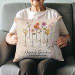 Personalized Family Watercolour Birth Flower Painting Cushion Throw Pillow Cover with 1-8 Names Mother's Day Birthday Gift for Grandma Mother