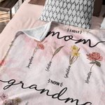 Gepersonaliseerde First Mom Now Grandma Geboortebloem Fleece Deken met Kindernamen Vrouwendag Moederdag Cadeau voor Oma Mamma