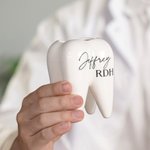 Porte stylo personnalisé en forme de dent avec nom Décoration de bureau Cadeau de fin d'études pour dentiste Hygiéniste dentaire