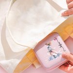 Henkilökohtainen sarjakuva luistelu tyttö syntymä kukka PU nahka korut laatikko nimi Travel Essentials syntymäpäivä peli päivä lahja naisille