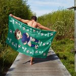 Toalla de playa personalizada de secado rápido con personaje de fútbol en caricatura nombre y número regalo para equipos y fanáticos del fútbol