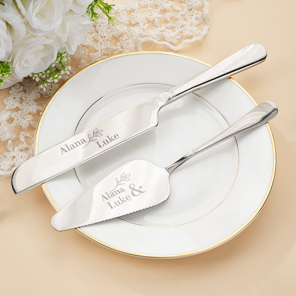 Couteaux de Gâteau Personnalisés avec Initiales Noms Date Gravés Set de 2 Cadeau Cérémonie de Mariage pour Couple Mariés
