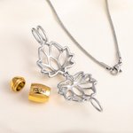 Gepersonaliseerde Lotusbloem met Mini Urn Asketting Herdenkingsgeschenk bij Verlies van een Geliefde